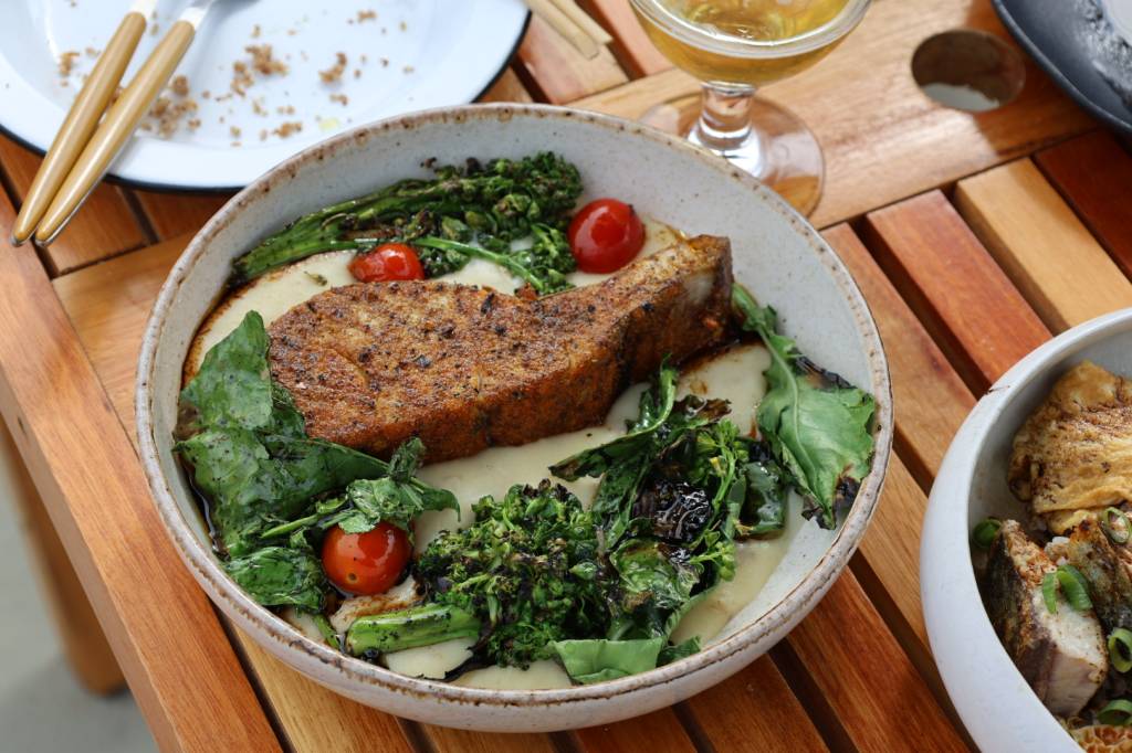 filé de garoupa com dry rub de páprica e pimenta filé de garoupa com dry rub de páprica e pimenta