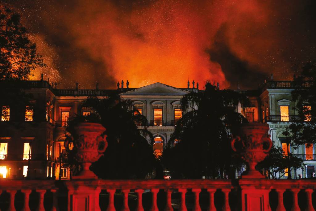 Incêndio Registros do incêndio no Museu Nacional na Quinta da Boa Vista, em 2018