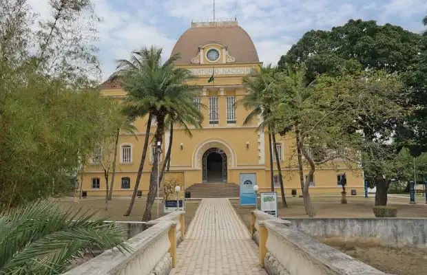 MAST leva planetário inflável para os morros Babilônia e Chapéu Mangueira