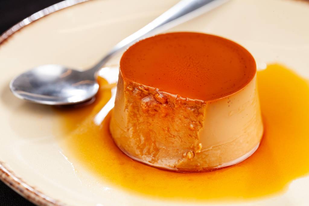 Rio Sucrée Preparado com fava de baunilha brasileira, pudim da confeitaria Rio Sucre pode ser feito no formato tradicional ou com doce de leite uruguaio