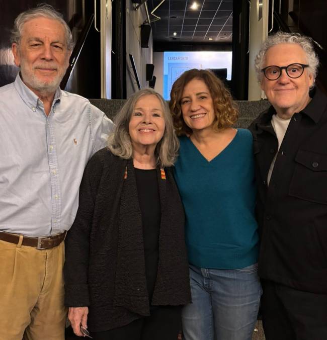 Rosiska e Miguel Darcy de Oliveira com Miriam Leilão e Sérgio Abranches