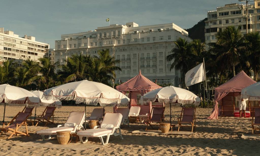 Trecho da Praia de Copacabana chama a atenção pelo estilo nas areias