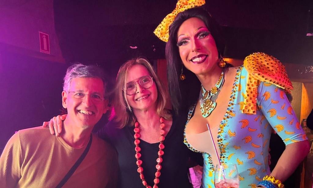 Turista leva pais na balada LGBT no Rio e post viraliza nas redes sociais