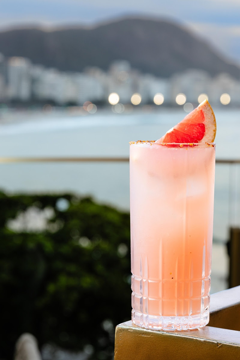 unnamed (45) Fairmont: drinque paloma com vista da praia de Copacabana