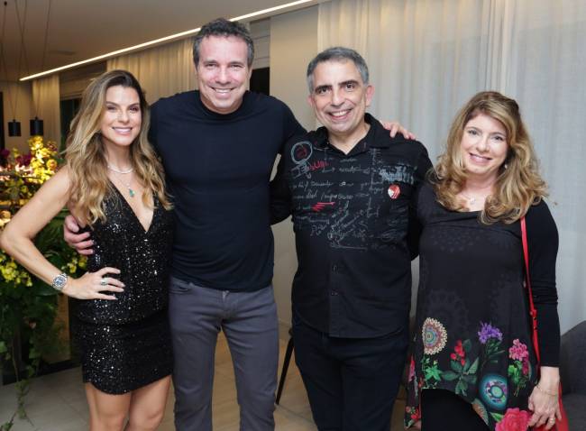 Cinthia Monnerat e Wilson Barcellos com Suzana e Walter e Oaquim