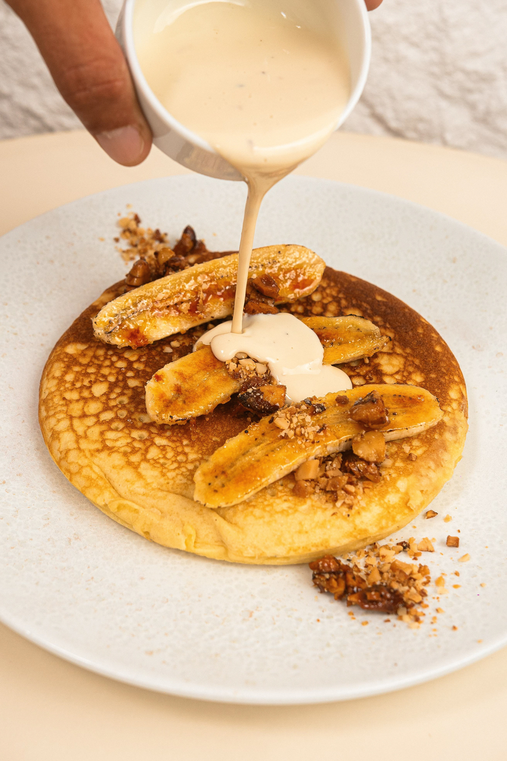 Panqueca de banana brulèe A panqueca de banana brûlé (R$ 32,00) é destaque entre as sobremesas do Chora Café