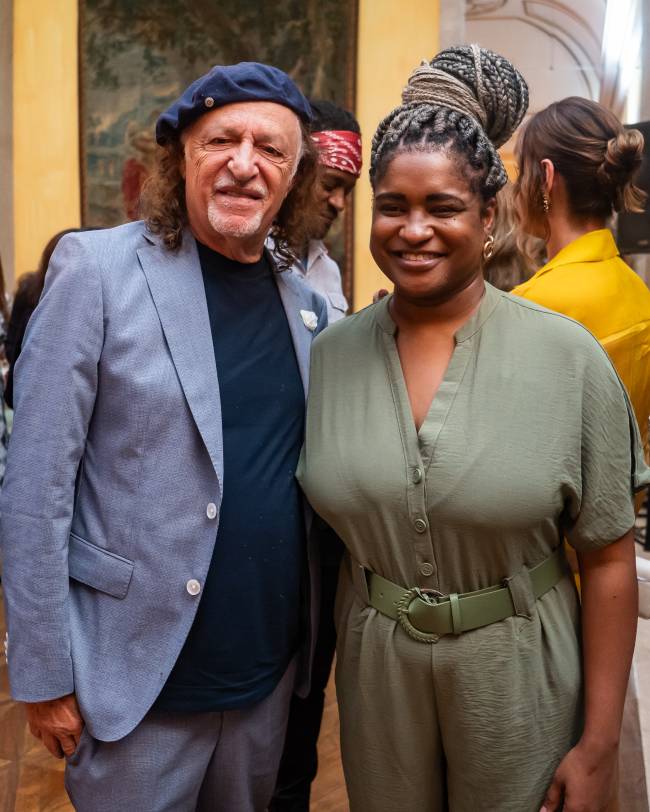 Alceu Valença e Samara Líbano, cantora e violonista que animou a noite