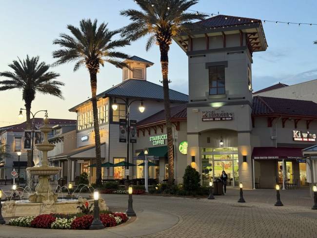 Compras no Destin Commons