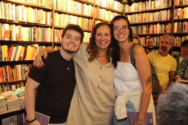 Jandira Feghali com os filhos Thomaz e Helena