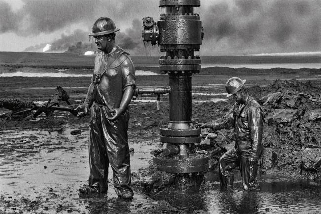 Poços de Petróleo – Kwait.jpg