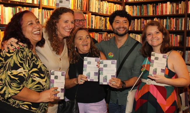 Raquel Pavan, Jandira Feghali, Carla Santos, José Antonio, Ricardo Calmon e Alice Villas Boas, todos da Casa Rui Barbosa