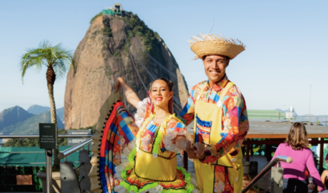 Arraiá do Morro: arrastapé para crianças e adultos no Pão de Açúcar