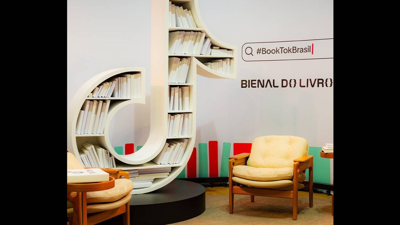 TikTok com a BookTok tem importante papel no mercado editorial brasileiro