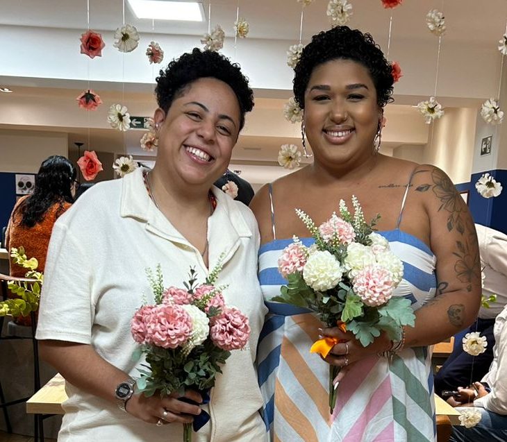 Moradoras de Marechal Hermes, Juliane Procópio e Dandara Gonçalves fizeram a união estável no Dia dos Namorados