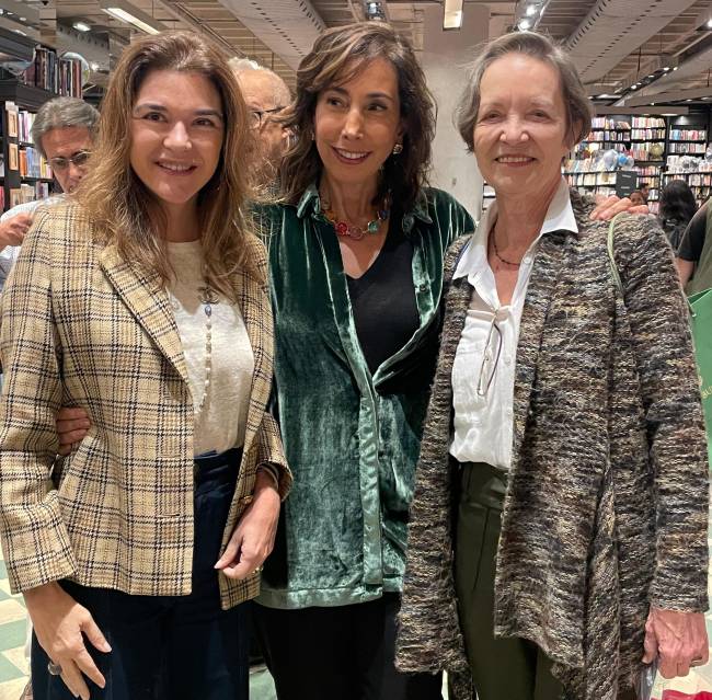 Cristina Franco, Renata Cunha e Maria Laura viveiros de Castro