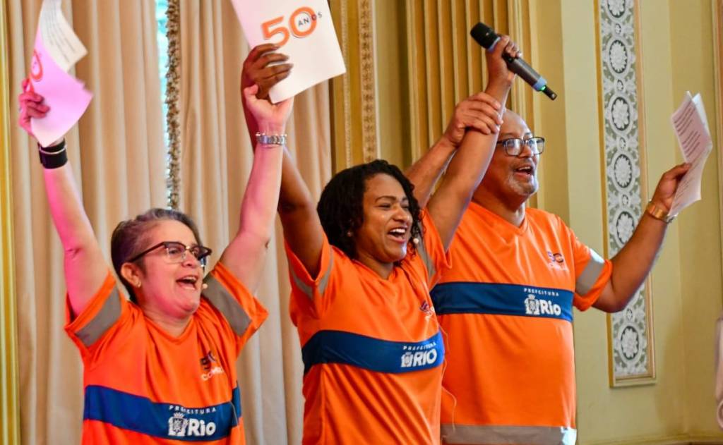 Bienal do Livro: garis cariocas com um pé na arte