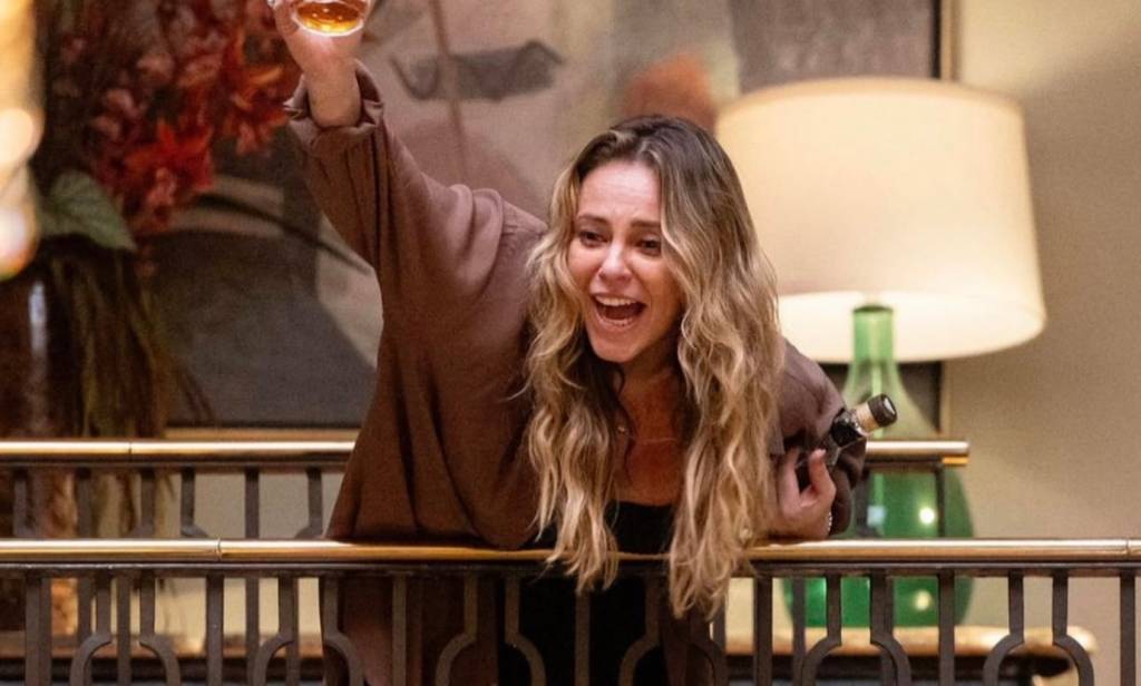 Paolla Oliveira recebe apoio do elenco depois de nota zero por Vale Tudo