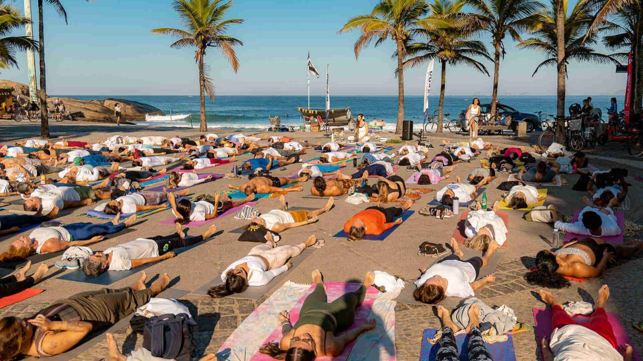 Aulão de Ioga grátis no Arpoador: são esperadas 300 pessoas