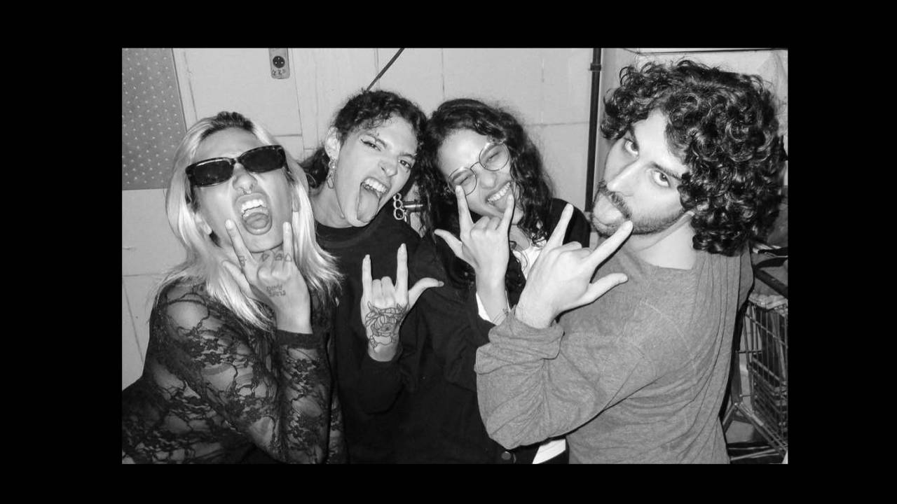 O Vera Fischer Era Clubber: Crystal (vocalista), Gloria Peko (baterista), Malu (baixista) e Vickluz (tecladista)