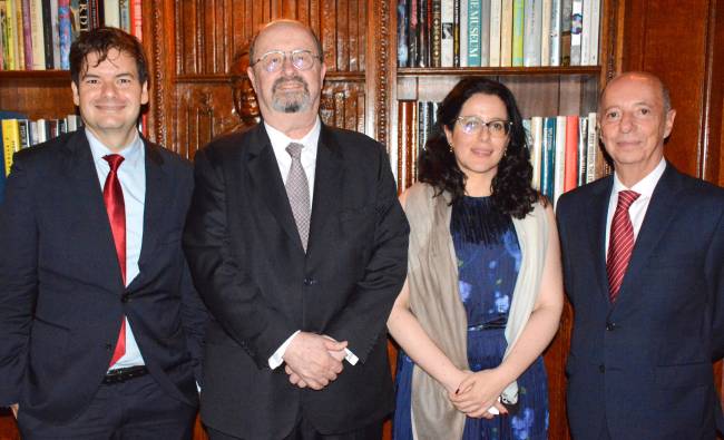Conselherio Thiago Miranda, Ministro Eduardo Carvalho, Secretária Nara Barato e Embaixador Adalnio Senna Ganem