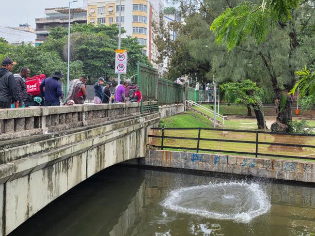 Pescaria no canal do Jardim de Alah
