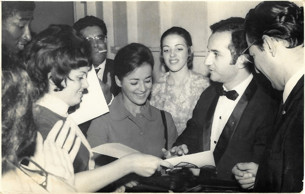 Sessões de doc sobre tenor brasileiro para funcionários do Municipal