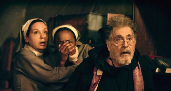 O RITUAL 1.jpeg O Ritual: Al Pacino e Dan Stevens estão na pele de dois padres exorcista neste horror sobrenatural.