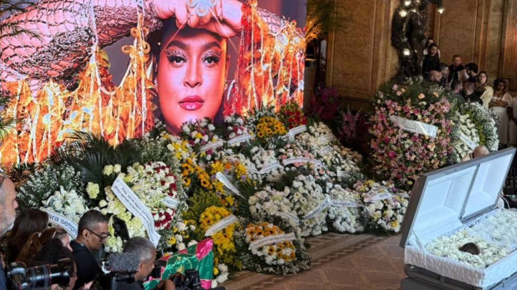 Velório de Preta Gil no Theatro Municipal emociona fãs, amigos e parentes