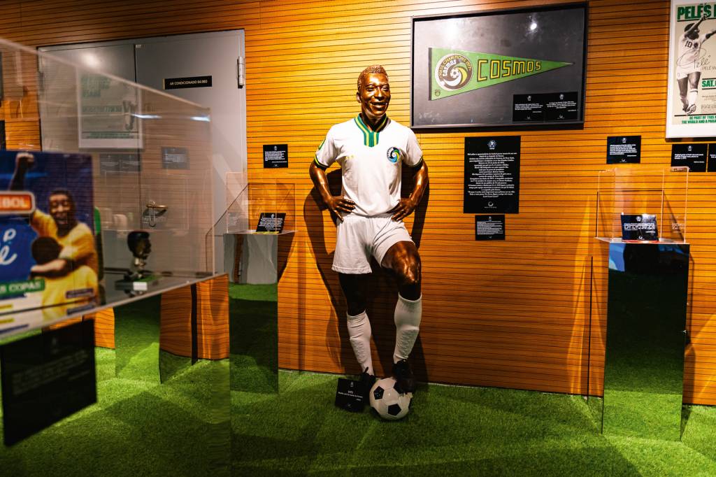 Exposição sobre Pelé entra em clima de despedida no Maracanã