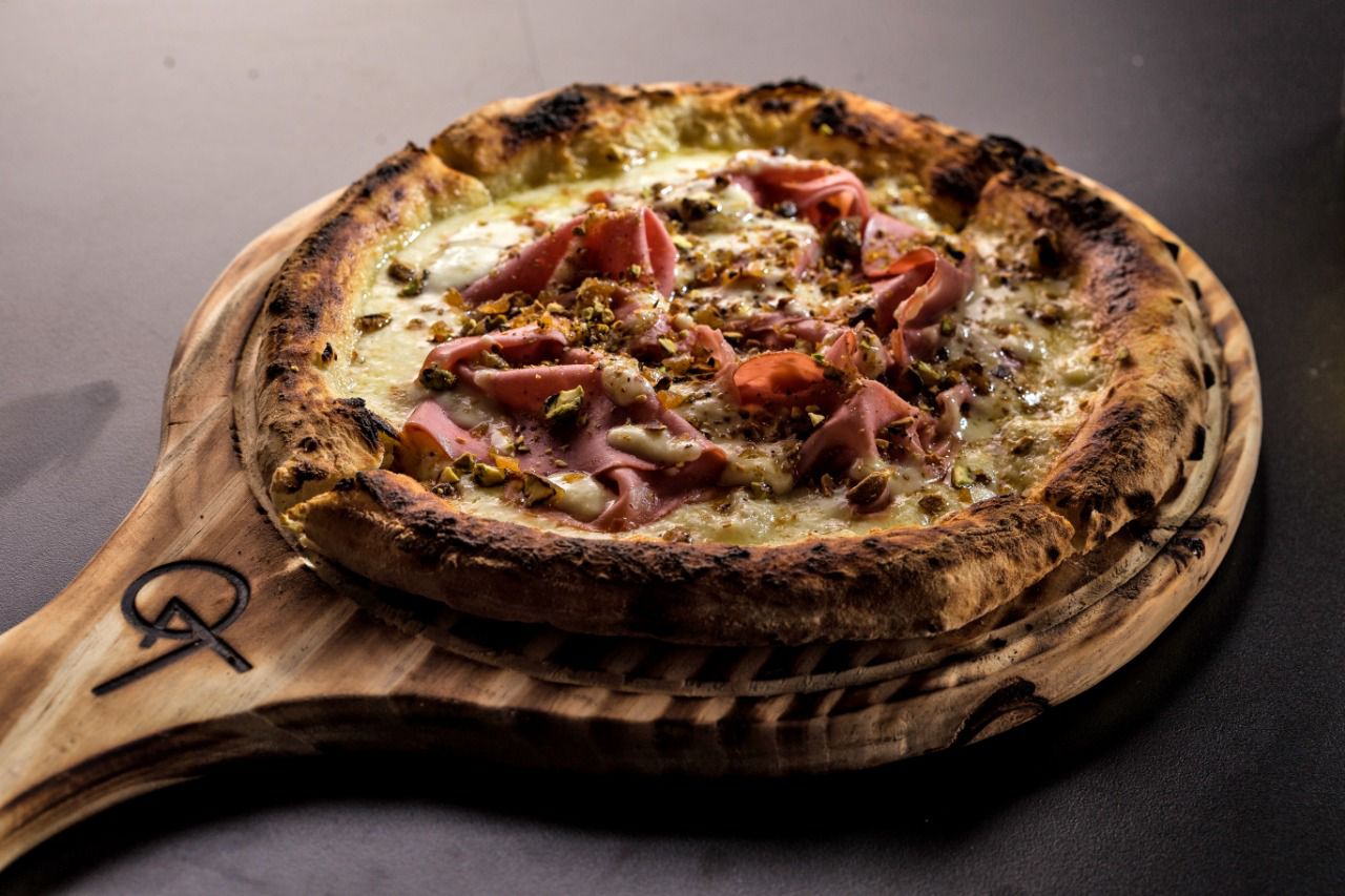 Hot pastrami, pizza do QT Pizza Bar