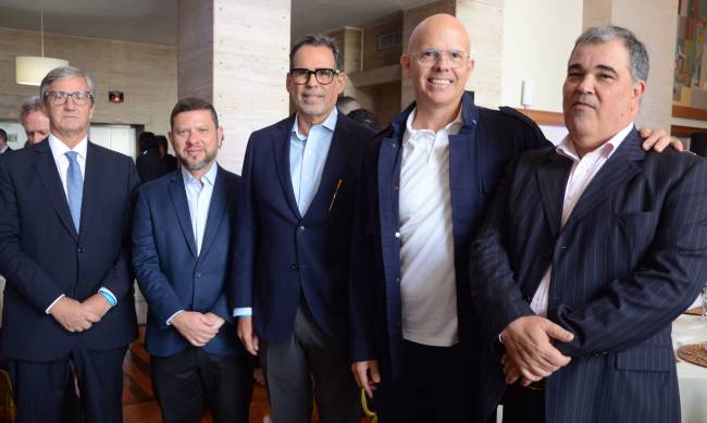 Desembargador Henrique Figueira, secretário Nicola Miccione, Carlos Alberto Simonetti, Eduardo Ourivio e Ruy Barreto Filho
