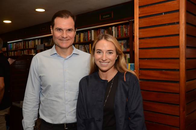 Vitor Pinto e Fernanda Avelino