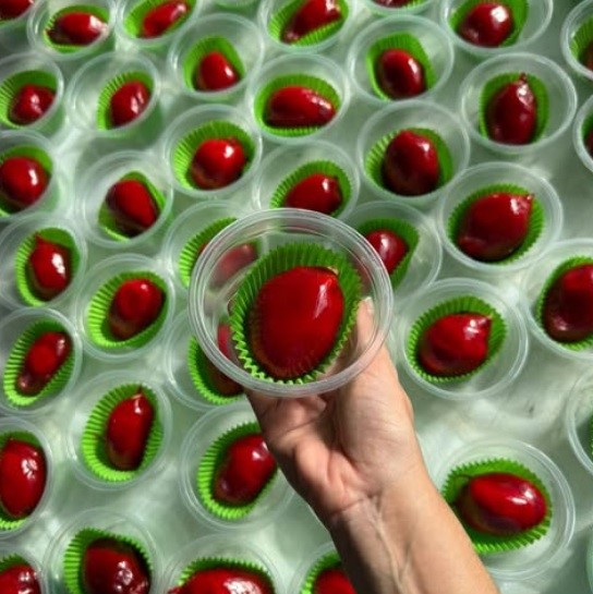 Febre do morango do amor: até os fabricantes de corante comemoram