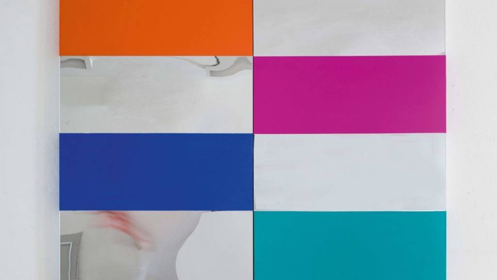 Geometria da cor: Renata Tassinari apresenta série com espelhos no CCBB