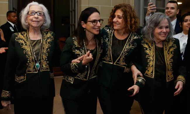 A entrada das meninas: Fernanda Montenegro, Lilia Schwarcz, Miriam Leitão e Rosiska Darcy