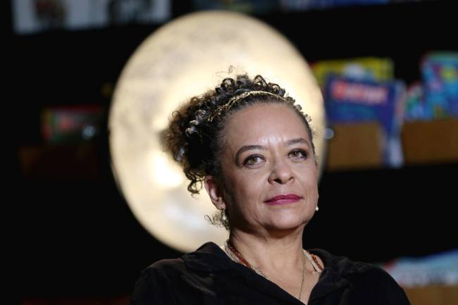 "A literatura precisa descer do pedestal", diz Ana Maria Gonçalves