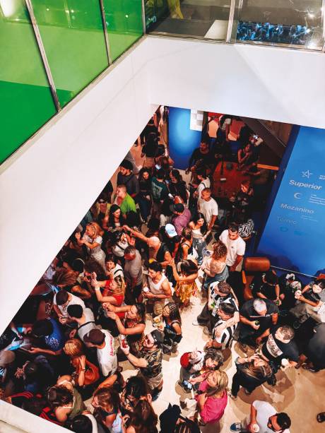 Ocupação Iboru: Galpão de Marcelo D2 e Luiza Machado tem festas, roda de samba, feira de vinil, sessão de cinema e exposição