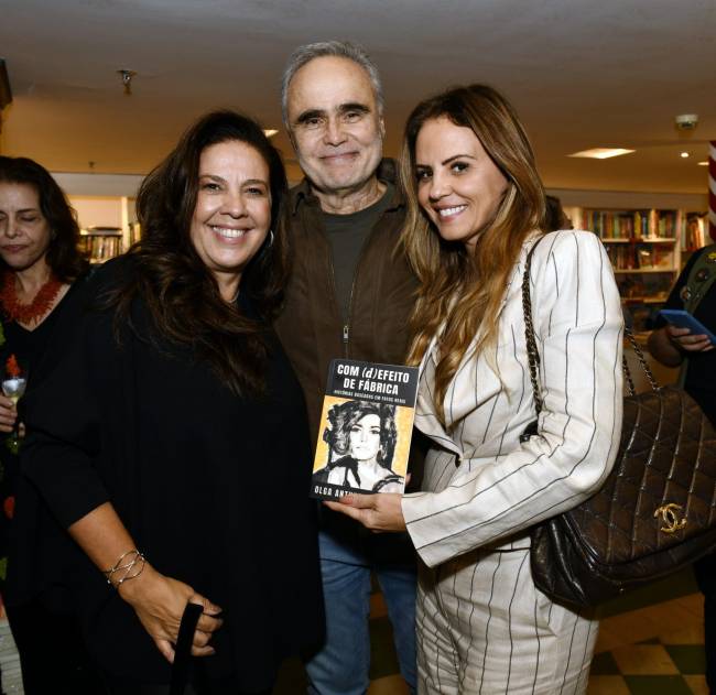 _DSC3889 Ana Paula Guetta , Alain Guetta e Michelle Novaes - LIvro - OLGA ANTUNES MACIEL - AGO 2025 - CG
