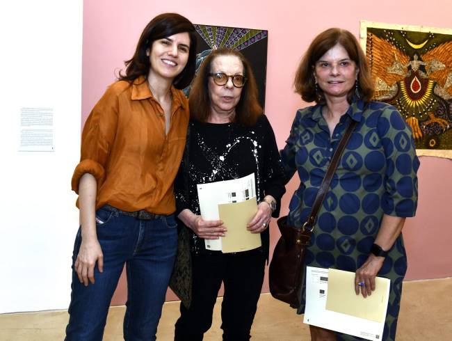 _DSC6299 Luisa Duarte , Ligia Canongia e Viviane Matesco - Exposição TUDO ENTOA - AGO 2025 - CG