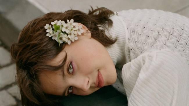 Flor Gil leva show de lançamento de álbum de estreia ao Blue Note