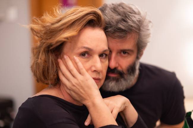 Gustavo Vaz e Kelzy Ecard em Terminal, foto Nil Caniné 9R4A2732