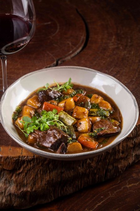 Nhoque com boeuf bourguignon