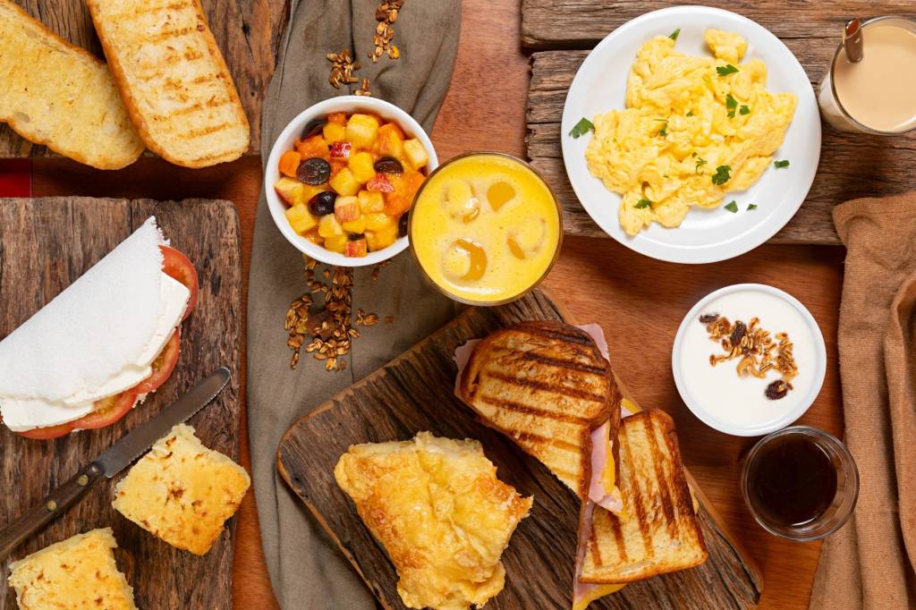 Amanhecer no Bar da Frente tem café da manhã e petiscos