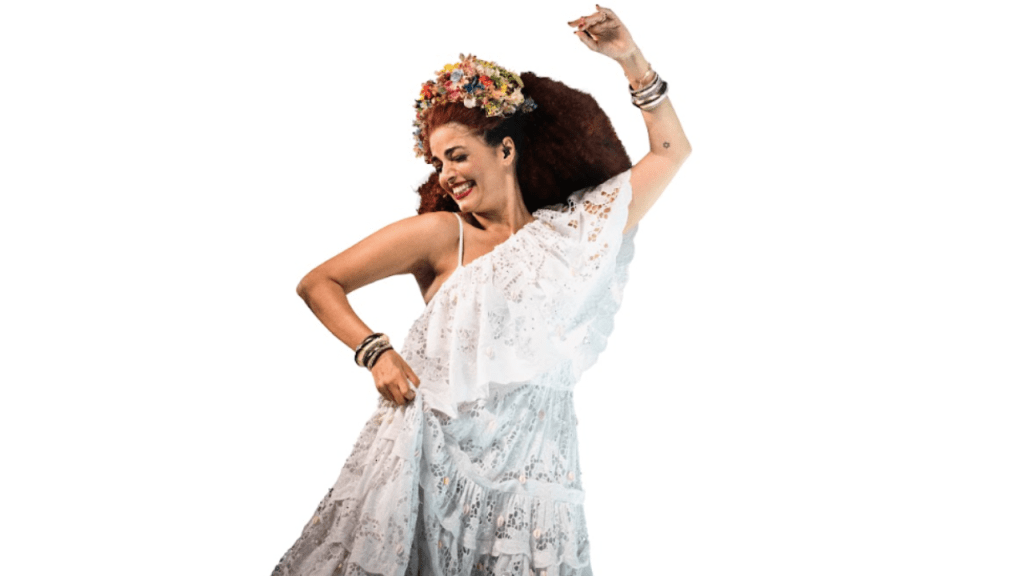 Emanuelle Araújo dá vida à Clara Nunes em musical que estreia no Rio