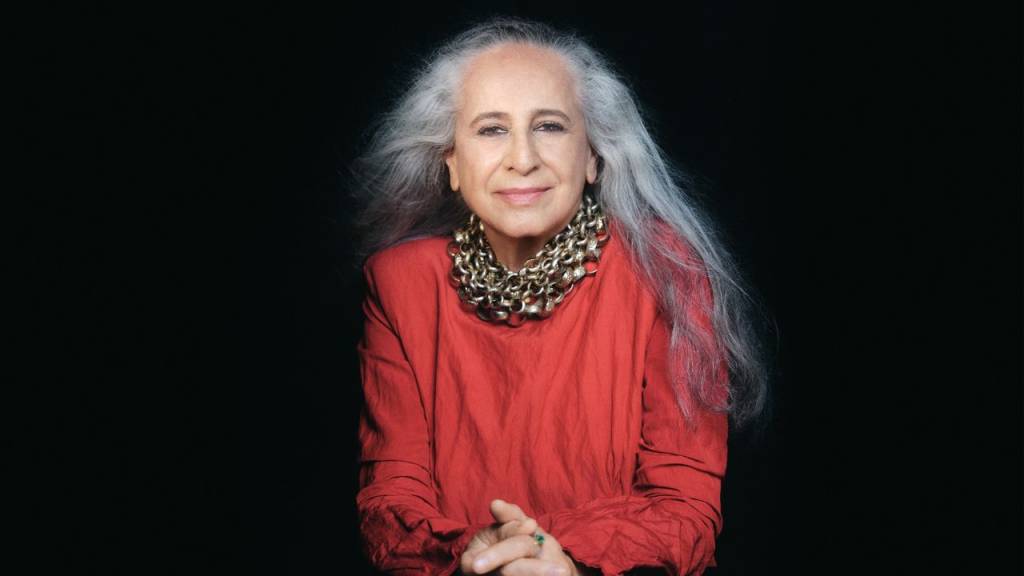 Nova turnê de Maria Bethânia terá música inédita de Rita Lee