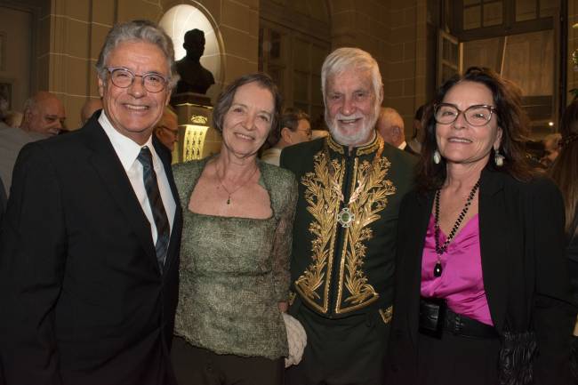 Paulo Henrique Cardoso e Van Van Seiler com Edmar e Julia Bacha