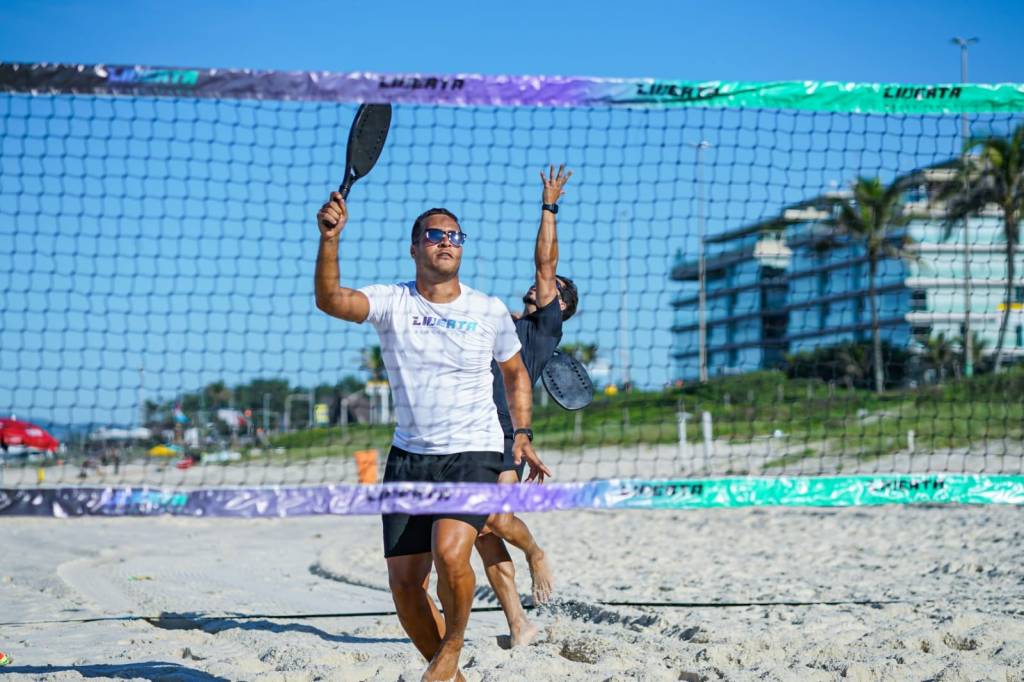 Beach tênis cresce sob a brisa da popularização