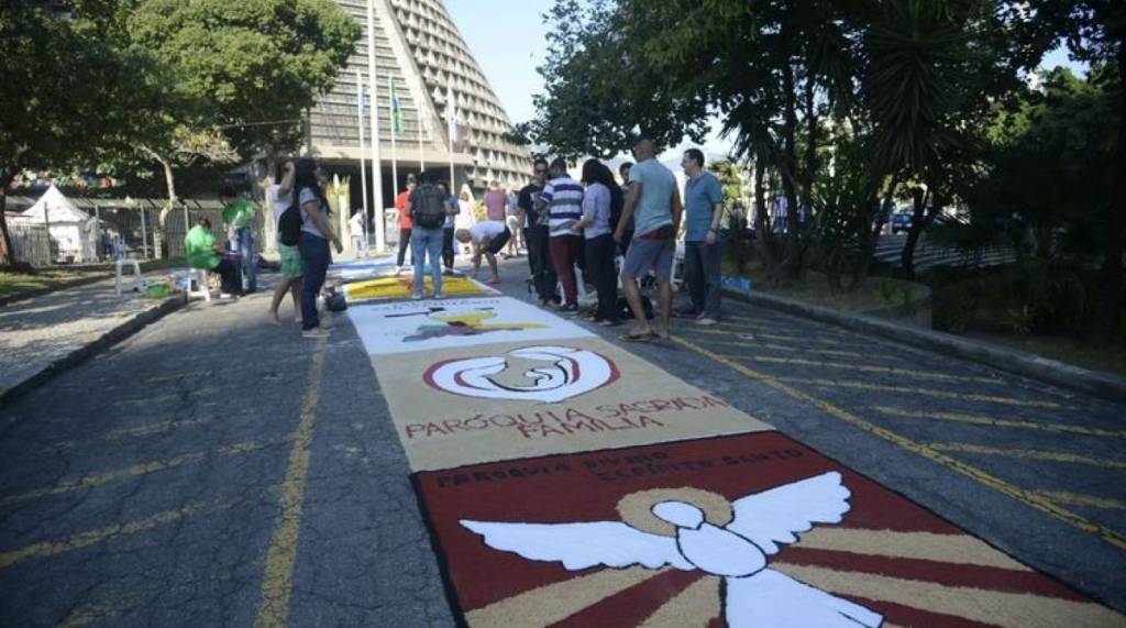 Do altar para a praia: Corpus Christi pode ser novo feriado no Rio  