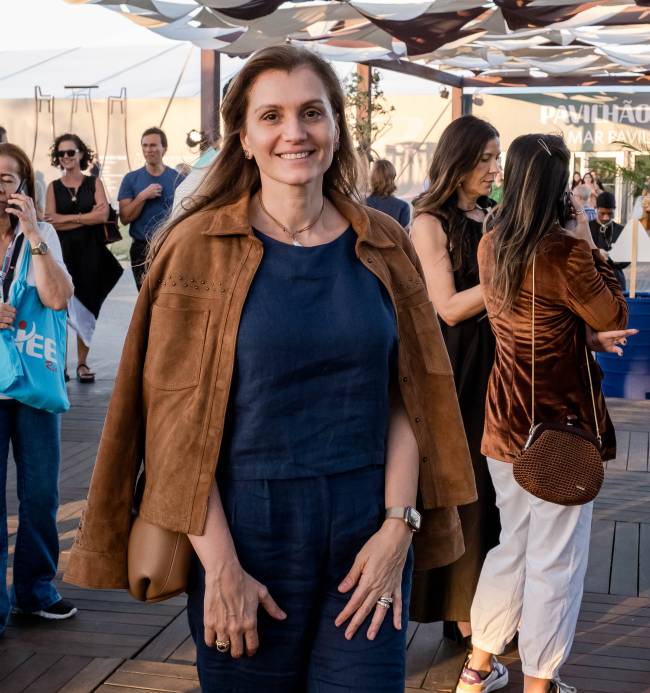 Cristine Paes, a primeira-dama da cidade