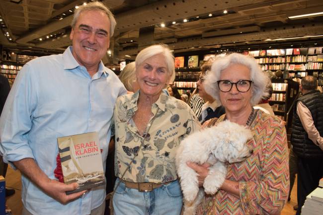 Eduardo Aranha, Lili Adler e Cynthia Zonotto com Gigio